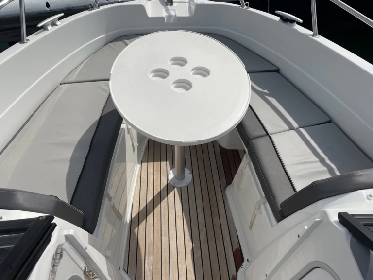 Wynajmij Jeanneau Cap Camarat 6.5 BR Serie 2 w Grand Piquey