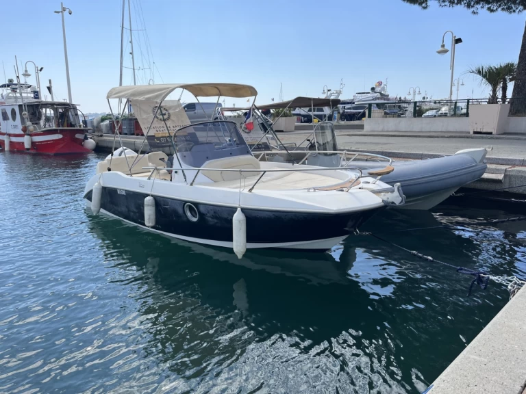 Wynajem Motorówka Sessa Marine z patentem 