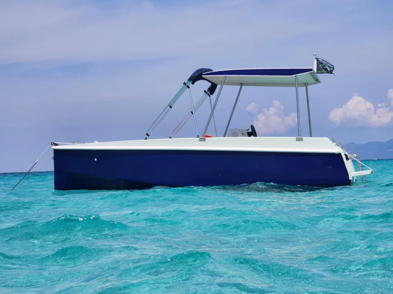 Wynajem Motorówka w Saint-Florent - Alizée Electronic Lagon55