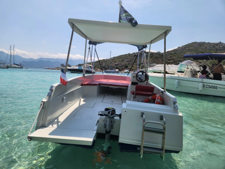 Wynajem Motorówka Alizée Electronic z patentem 