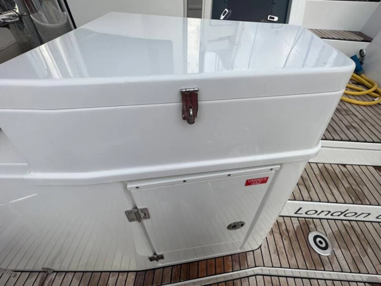 Wynajmij Katamaran z lub bez skippera Bali w Eden Island