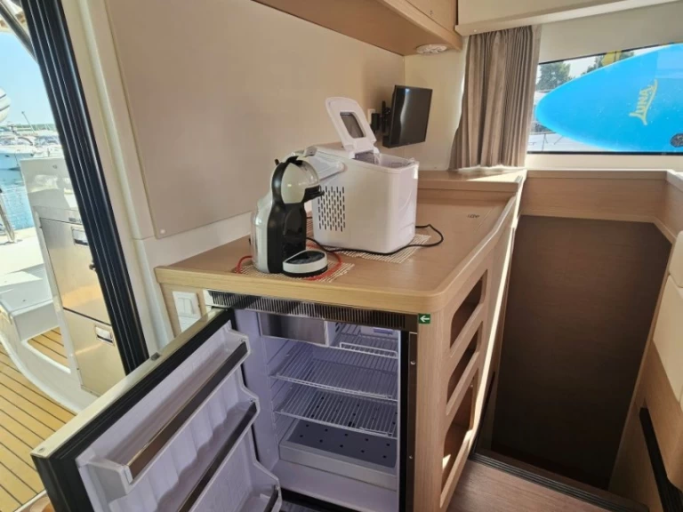 Wynajmij Lagoon Lagoon 42 w Biograd na Moru