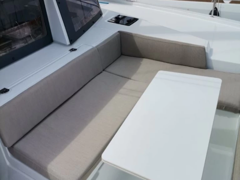 Wynajmij Katamaran z lub bez skippera Bali w Sibenik