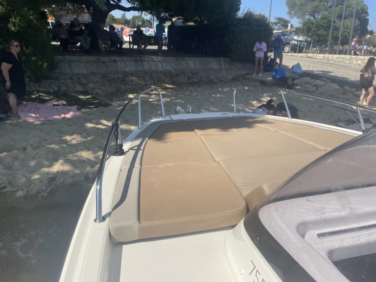 Motorówka do wynajmu w Lège-Cap-Ferret w najlepszej cenie