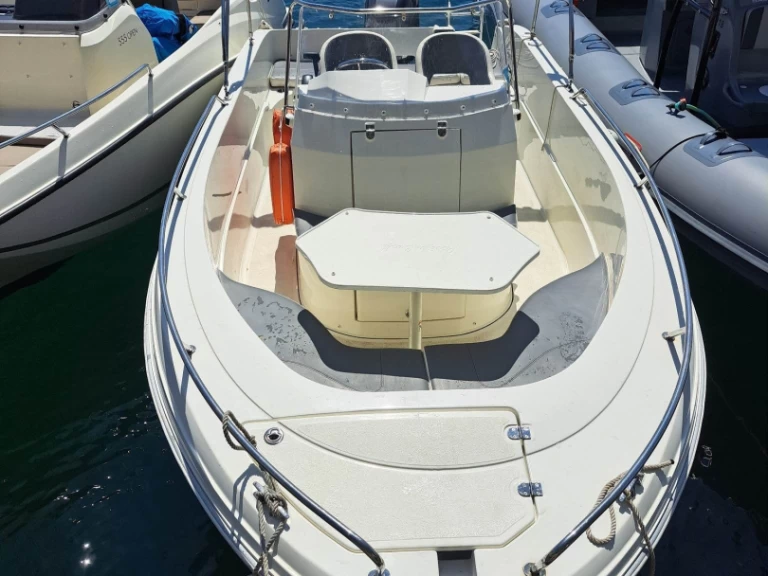 Wynajem łodzi Marsylia tanio PACIFIC CRAFT 545