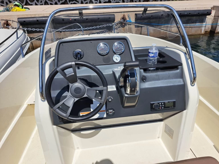 Wynajem łodzi Quicksilver QUICKSILVER 555 w Marsylia na SamBoat 