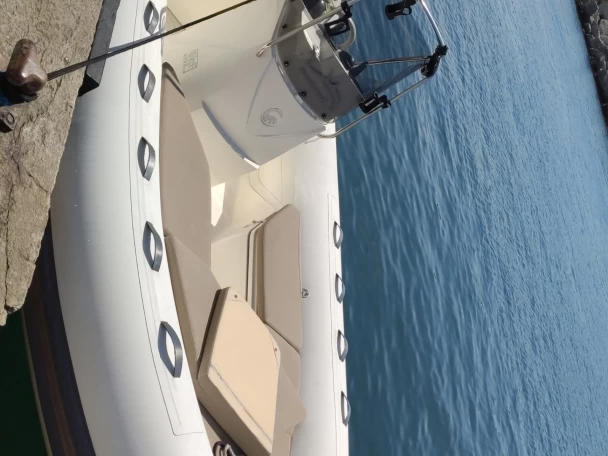 Wynajmij Capelli Tempest 600 w Marsylia