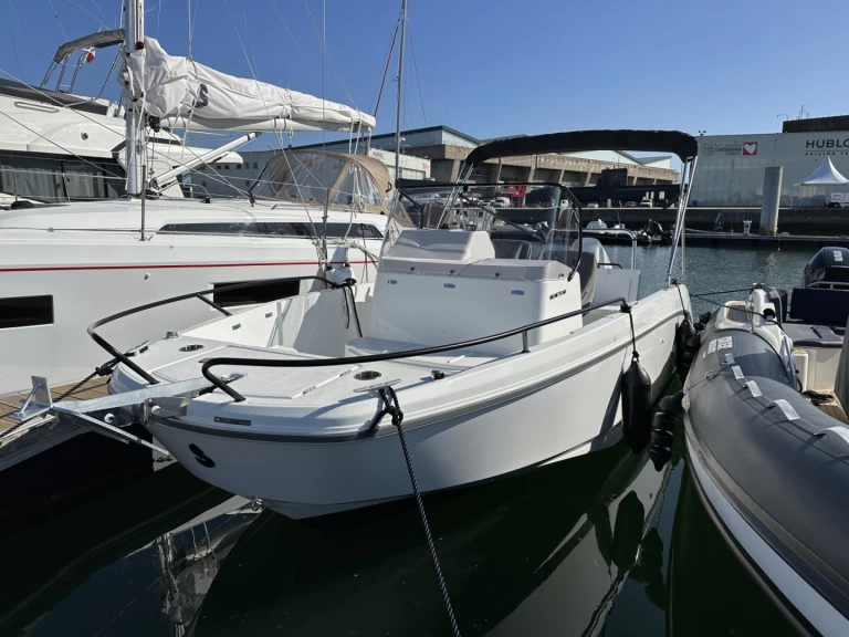 Motorówka do wynajmu w Lorient w najlepszej cenie