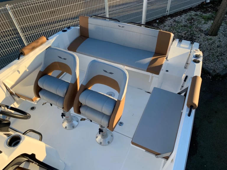 Wynajmij Bénéteau Flyer 7 SPACEdeck w Lorient