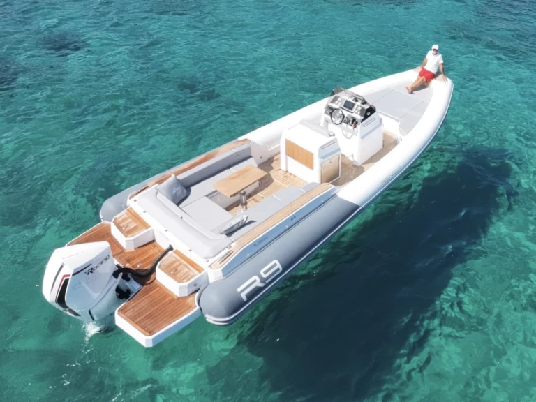 Wynajmij Renier Renier R9 Tourer w Port du Lavandou