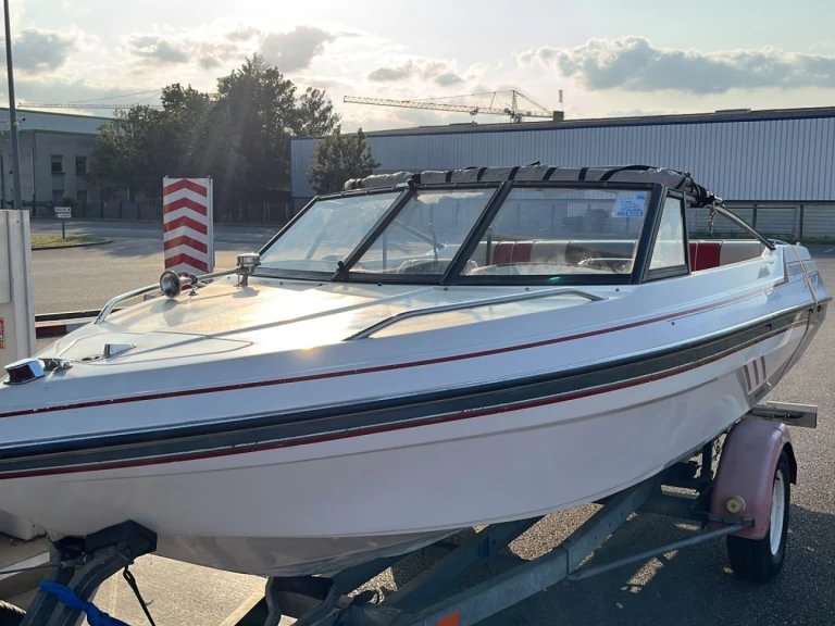 Wynajmij Motorówka z lub bez skippera Glastron w Sevrier