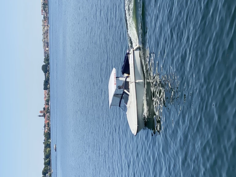 Wynajem w Waren (Müritz)- Tagescharter Lotus na SamBoat