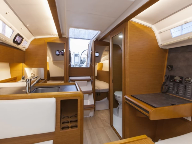 Wynajem łodzi Biograd na Moru tanio Sun Odyssey 349