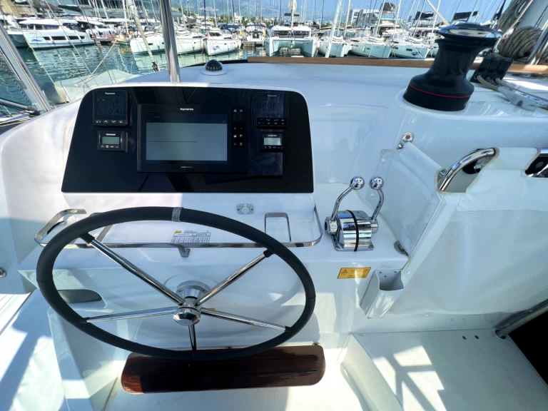 Katamaran do wynajmu w Kaštela w najlepszej cenie