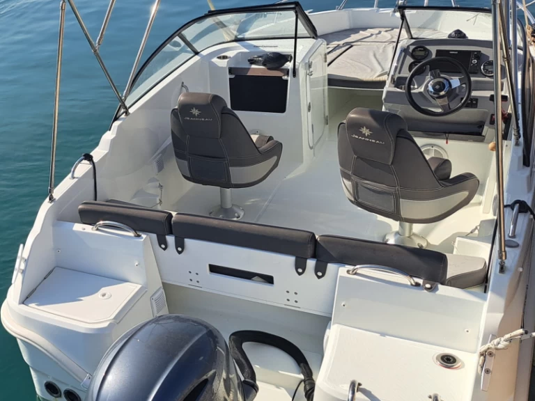 Wynajem Motorówka w Rovinj - Jeanneau Cap Camarat 5.5 BR