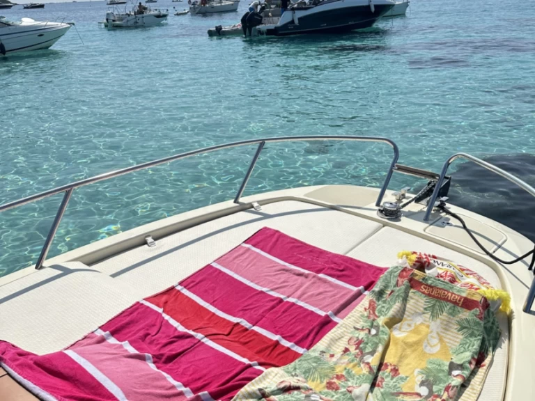 Wynajem łodzi Invictus  Invictus 240 CX w Mandelieu-la-Napoule na SamBoat 