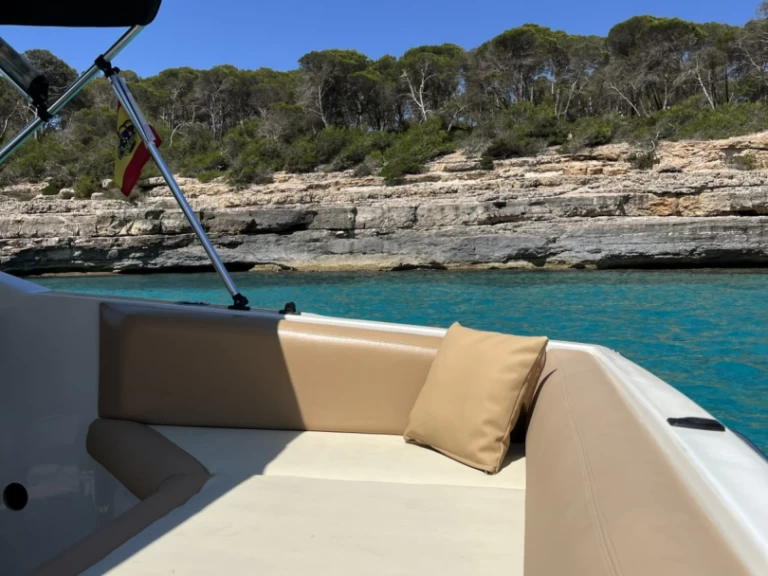 Wynajem Motorówka Wellcraft z patentem 