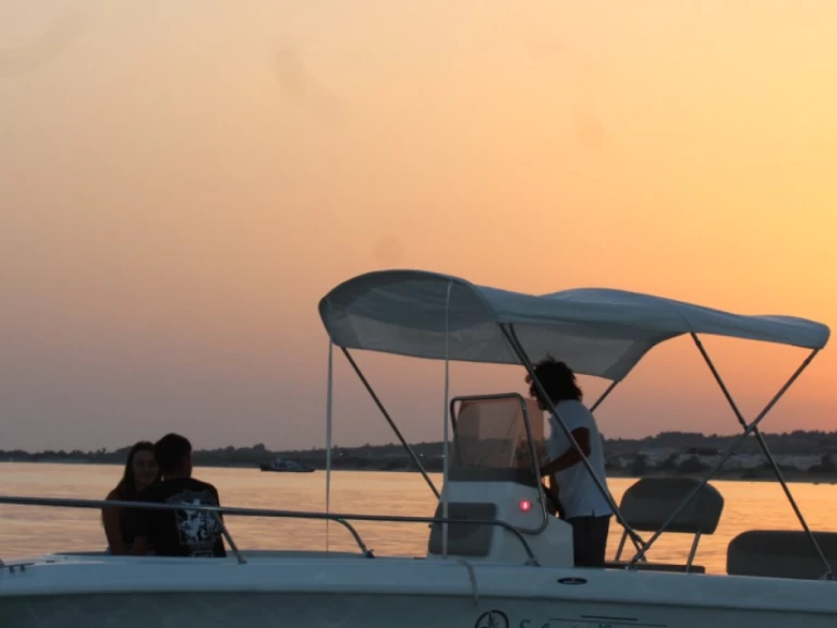 Mingolla Brava 19 między profesjonalistami a osobami prywatnymi w Torre Vado