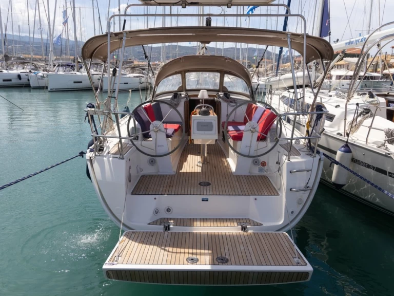 Wynajem Żaglowiec Bavaria z patentem 