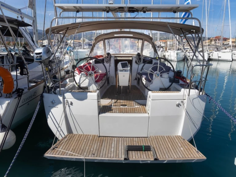 Wynajmij Jeanneau Sun Odyssey 419 w Lefkáda