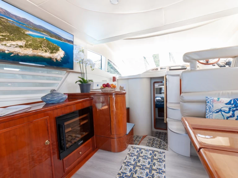 Motorówka do wynajmu w Villasimius w najlepszej cenie