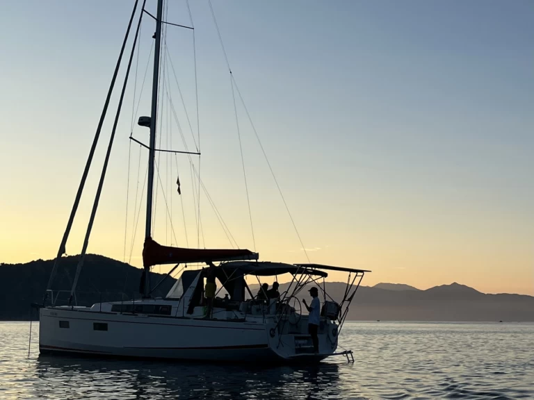Wynajem łodzi Bénéteau Oceanis 38.1 w l'Escala na SamBoat 
