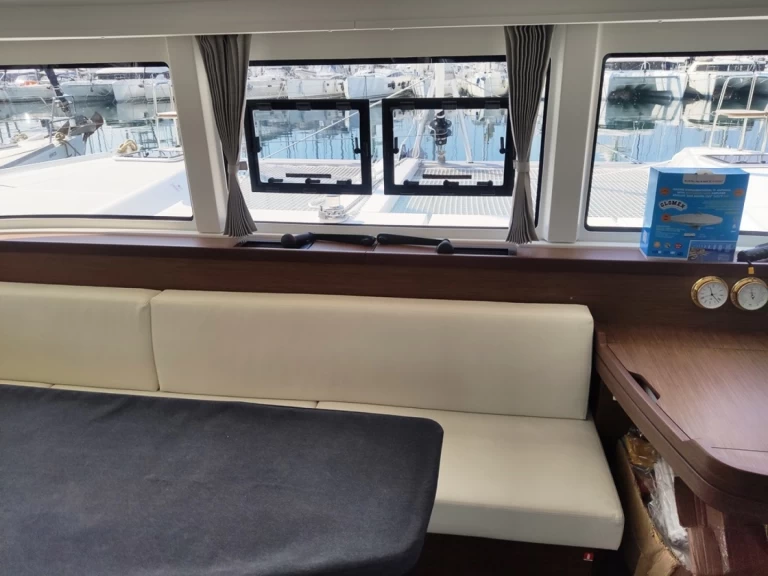 Wynajem łodzi Lavrio tanio Lagoon 42