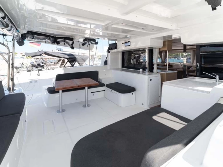 Wynajmij Lagoon Lagoon 46 w Portocolom