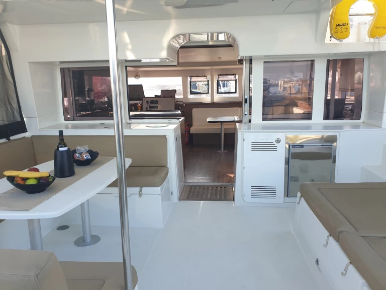 Wynajem łodzi Lagoon Lagoon 450 F w Vlychada na SamBoat 