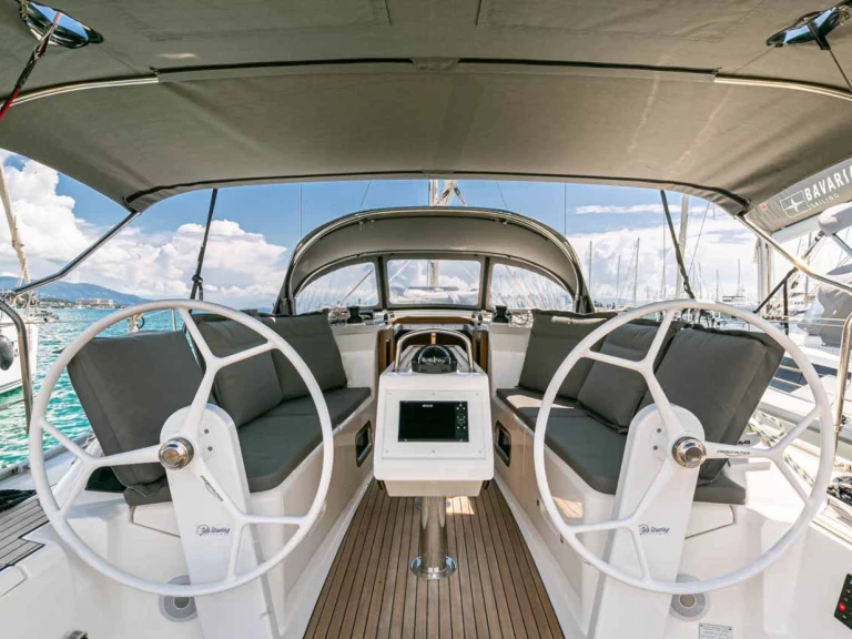 Wynajem Żaglowiec Bavaria z patentem 