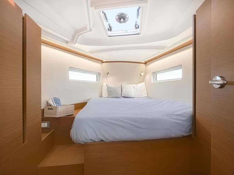 Jeanneau Sun Odyssey 380 między profesjonalistami a osobami prywatnymi w Palma de Mallorca