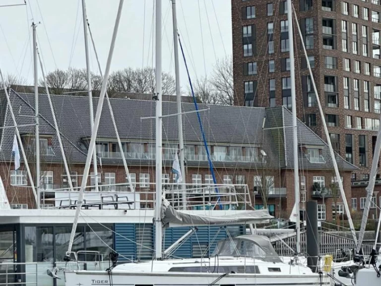 Bavaria Cruiser 37 między profesjonalistami a osobami prywatnymi w Flensburg