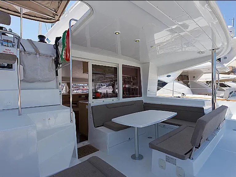 Wynajmij Lagoon Lagoon 400 S2 w Lefkáda