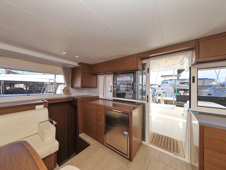 Wynajmij Lagoon Lagoon 450 F w Sukosan