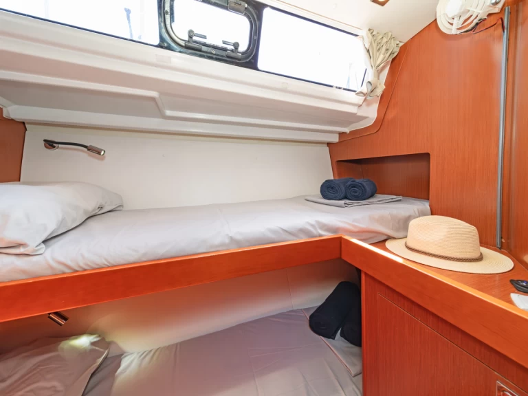 Wynajmij Żaglowiec z lub bez skippera Bénéteau w Alimos