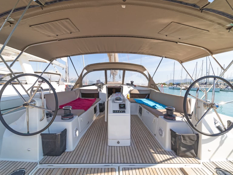 Wynajem Żaglowiec Jeanneau z patentem 