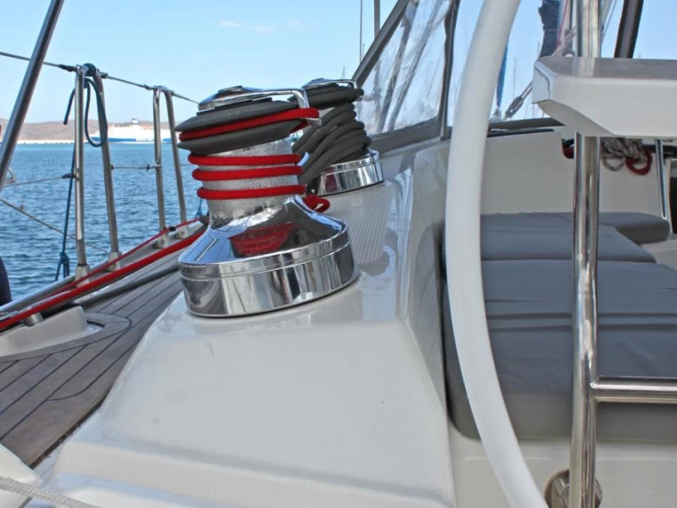 Wynajem Żaglowiec Bavaria z patentem 