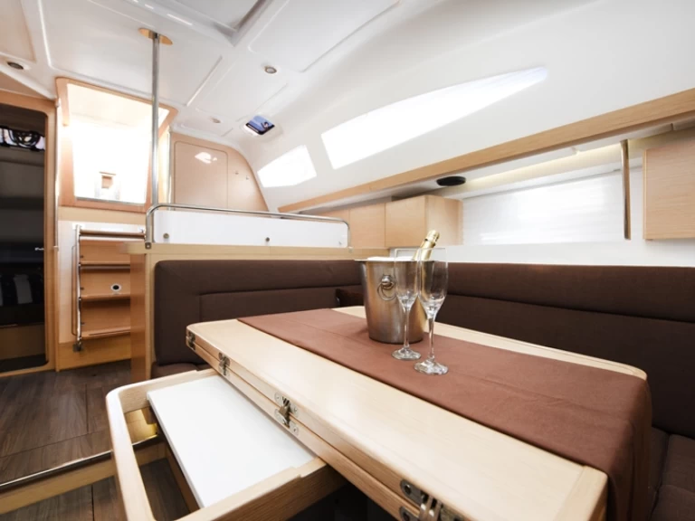 Wynajmij Żaglowiec z lub bez skippera Elan w Zadar