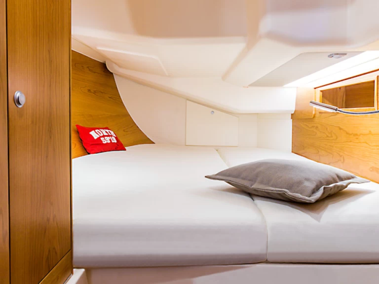 Wynajem Żaglowiec Hanse z patentem 