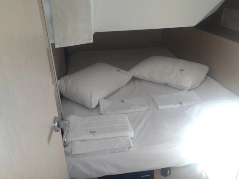 Wynajmij Bénéteau Oceanis 40.1 w Alimos