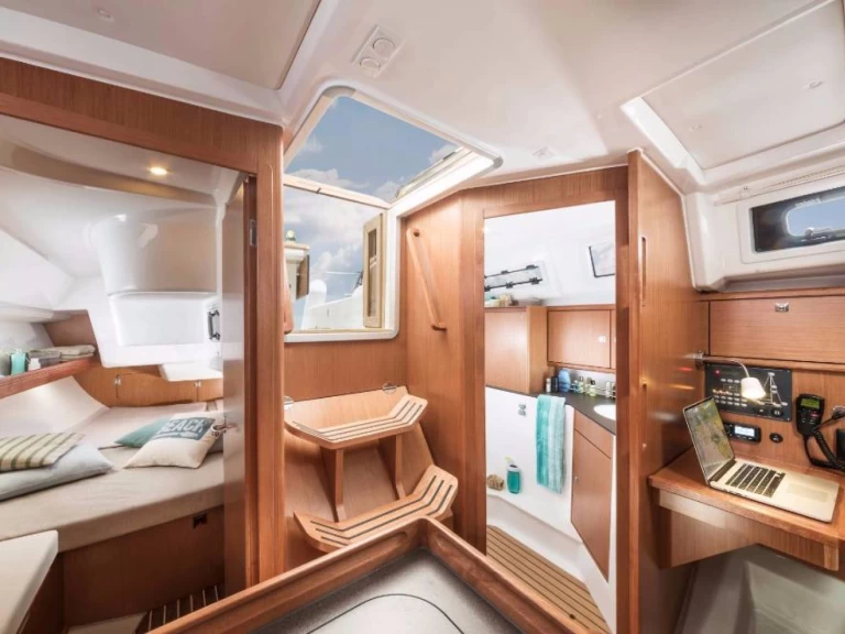 Wynajem Żaglowiec Bavaria z patentem 