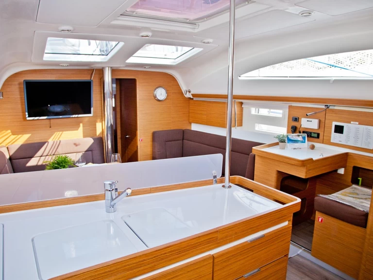 Wynajem Żaglowiec Elan z patentem 