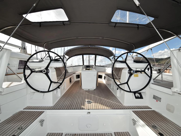 Jeanneau Jeanneau 54 między profesjonalistami a osobami prywatnymi w Trogir