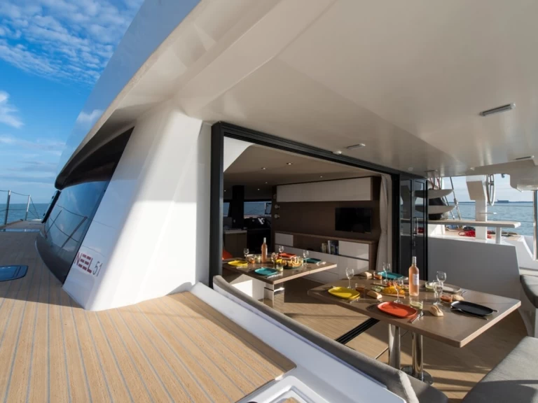 Neel Neel 51 między profesjonalistami a osobami prywatnymi w Le Lamentin