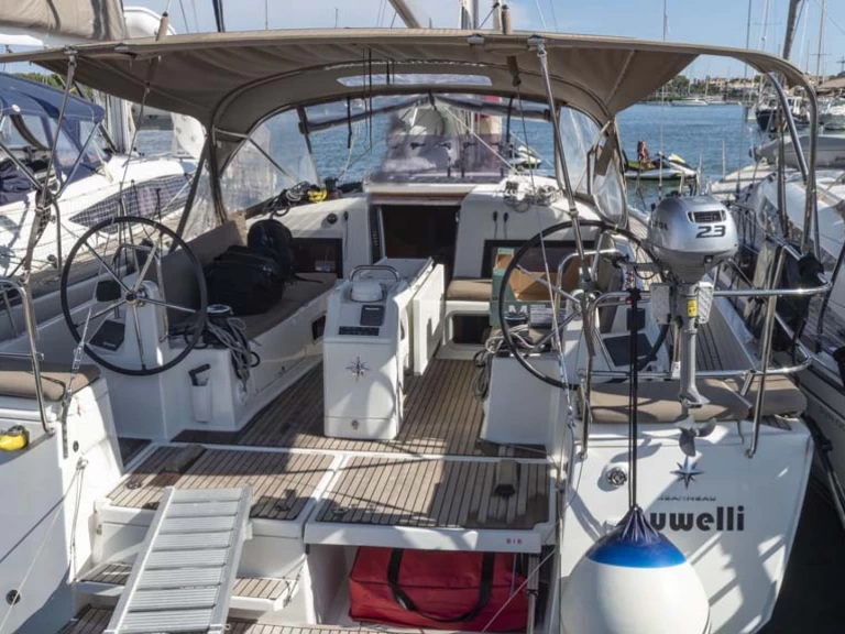 Wynajem Żaglowiec Jeanneau z patentem 