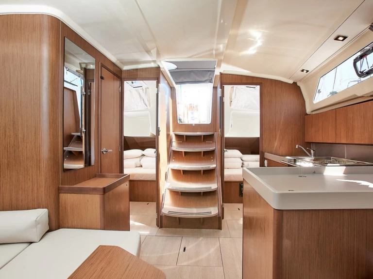 Żaglowiec do wynajmu w Kaštela w najlepszej cenie