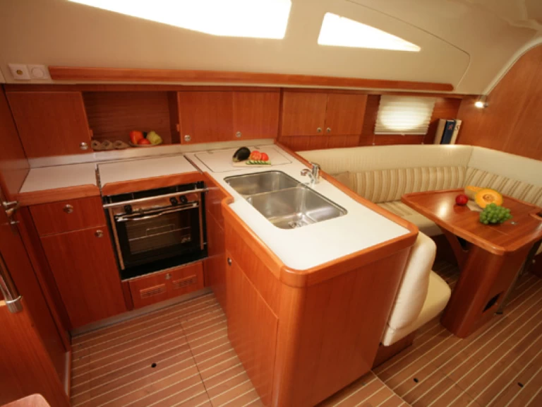 Wynajmij Elan Impression 344 w Primosten