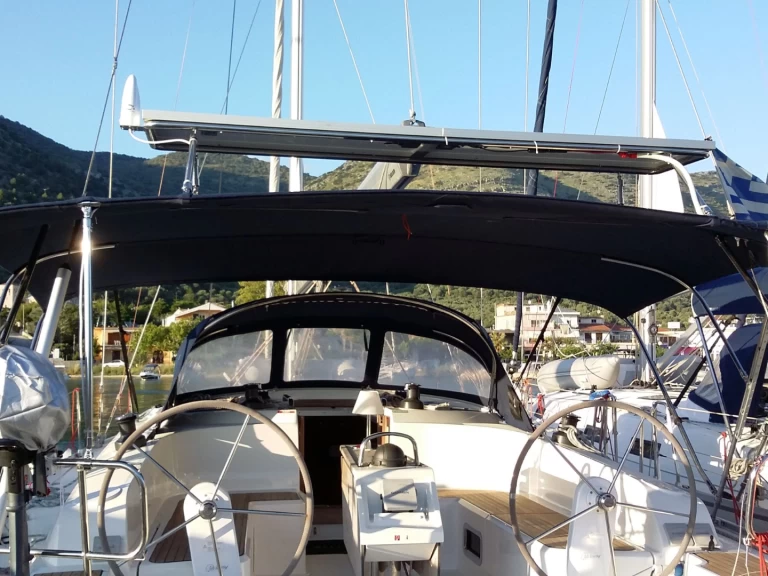 Bavaria Cruiser 46 między profesjonalistami a osobami prywatnymi w Lefkáda