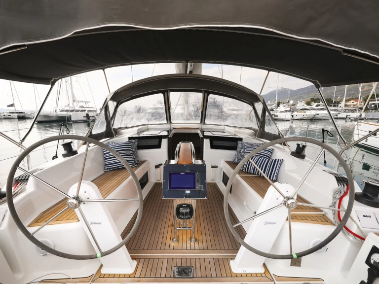 Hanse Hanse 418 między profesjonalistami a osobami prywatnymi w Kaštela