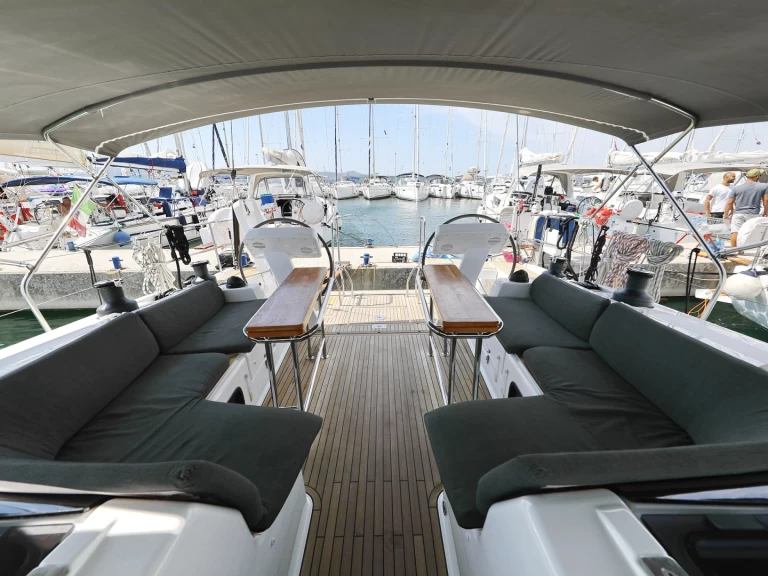 Żaglowiec do wynajmu w Biograd na Moru w najlepszej cenie